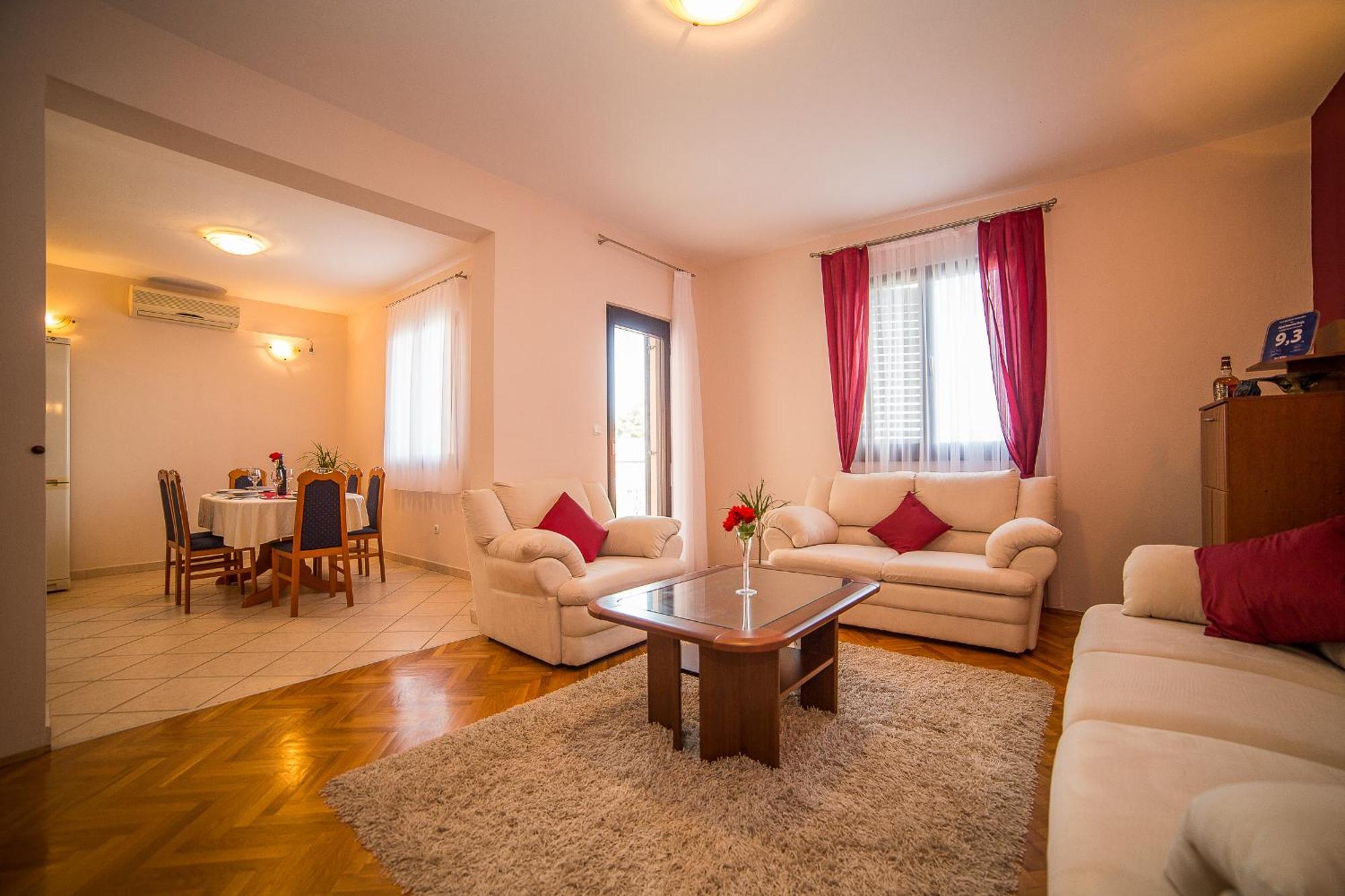 Apartments Maja Dugi Rat Ngoại thất bức ảnh