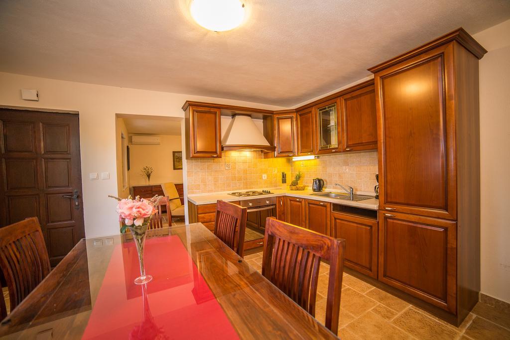 Apartments Maja Dugi Rat Ngoại thất bức ảnh