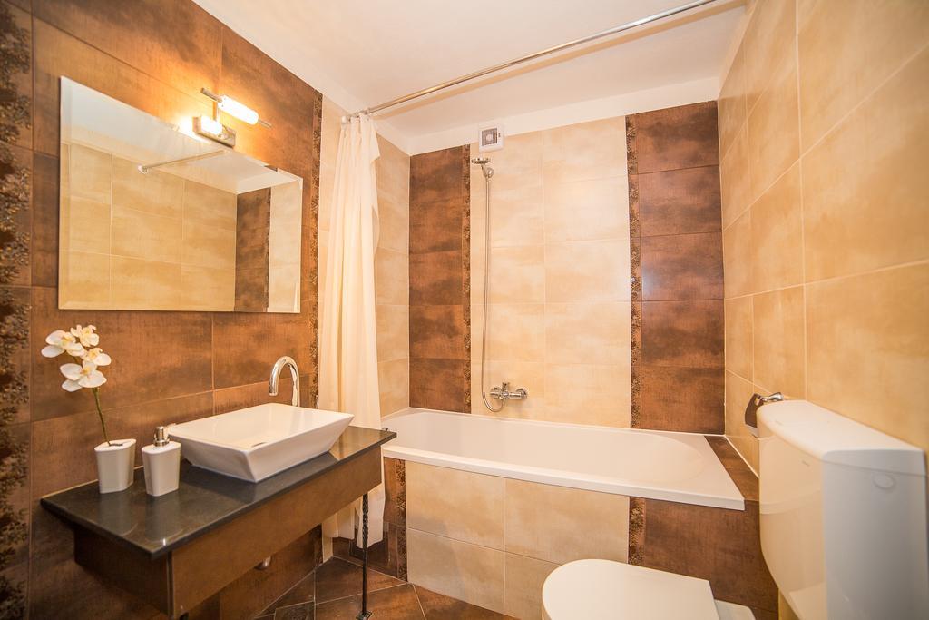 Apartments Maja Dugi Rat Ngoại thất bức ảnh