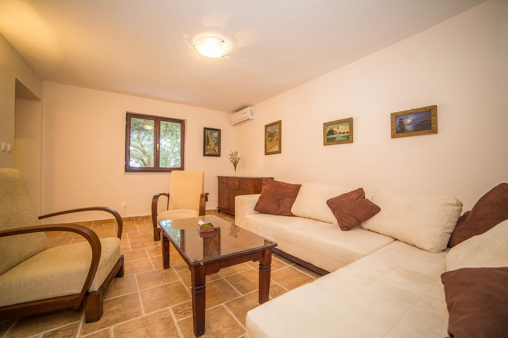 Apartments Maja Dugi Rat Ngoại thất bức ảnh